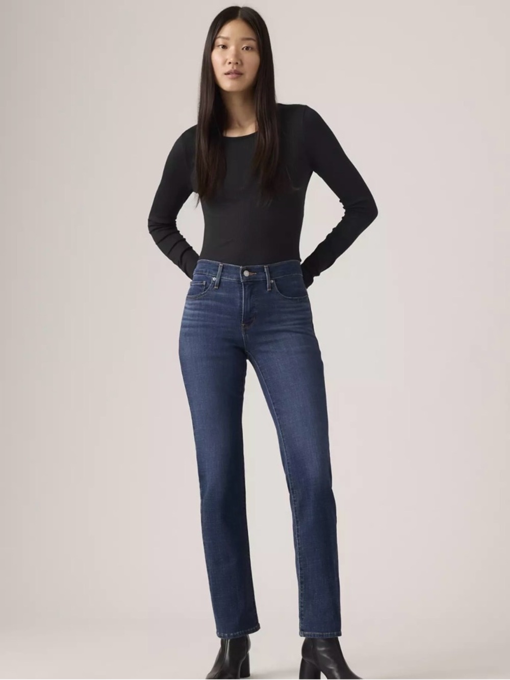Levi’s Shaping Straight Jeans 28